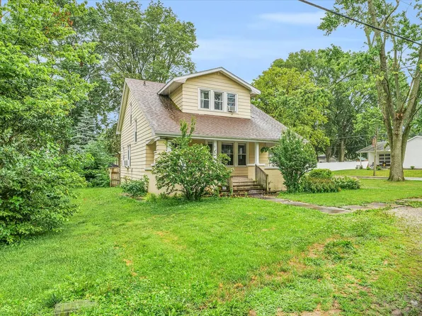 517 S Centennial St, Monticello, IL 61856