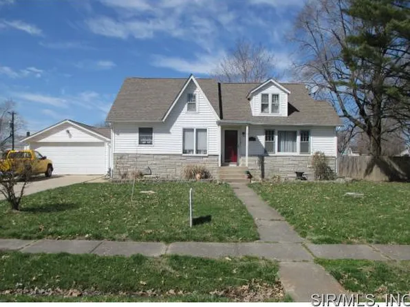 205 S Oak St, Hoffman, IL 62250