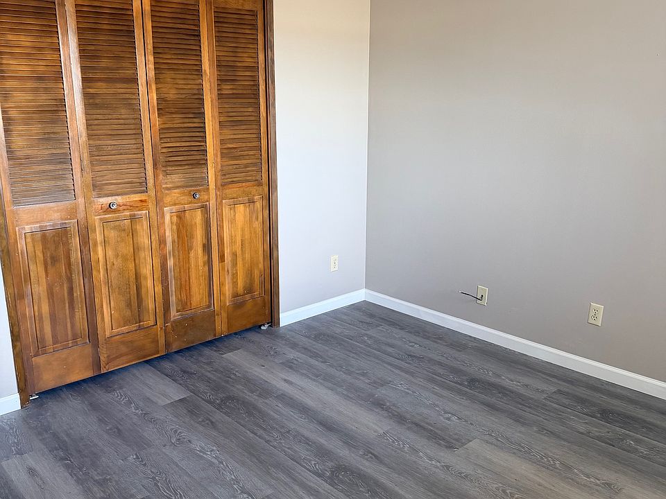 1st image of 2556 W Harvard Ave