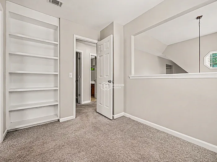 1209 Wynford Colony SW — Photo 7