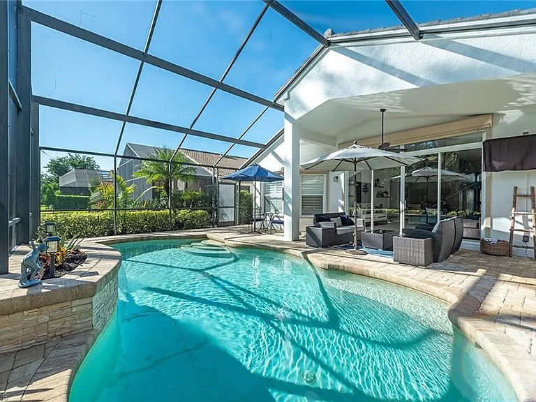 2438 Butterfly Palm Dr — Photo 18