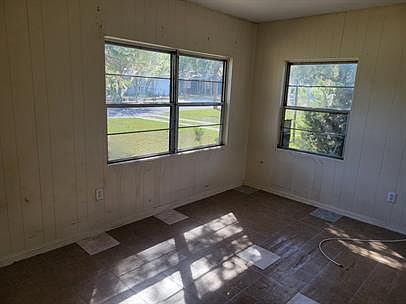 2nd image of 746 E Garden St