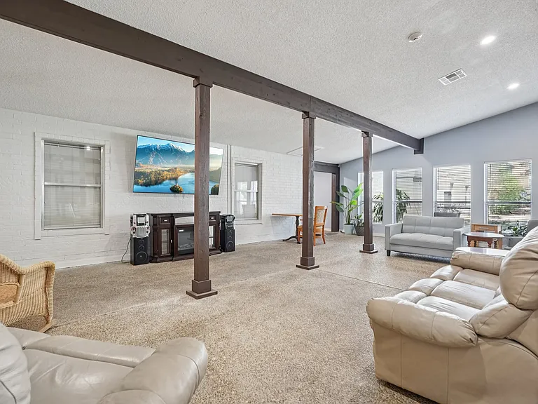 Silver Oaks Villas — Photo 19
