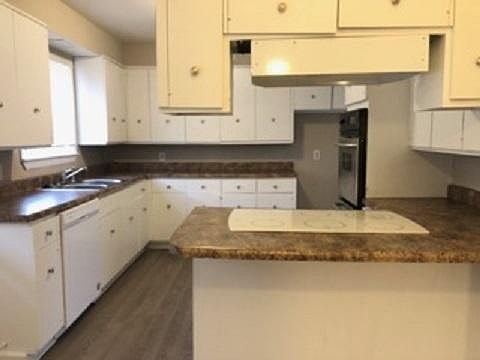 1st image of 4838 Quintell Ave