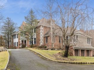 802 W Shore Dr, Kinnelon, NJ 07405