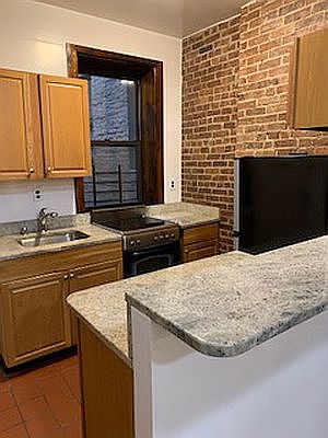 3rd image of 311 E 91st St APT 11