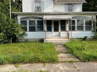 29 W High St, Clayton, NJ 08312