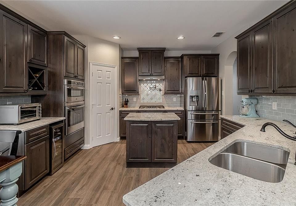 1st image of 5208 Hollow Knoll Dr
