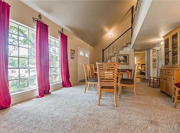 4th image of 2111 Westwood Dr
