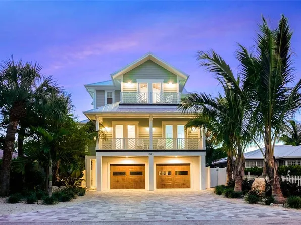 221 Grant Dr, Sarasota, FL 34236