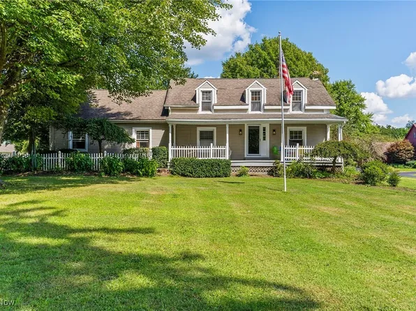 1963 Warner Rd, Hubbard, OH 44425