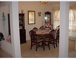 4th image of 612 Antoinette St