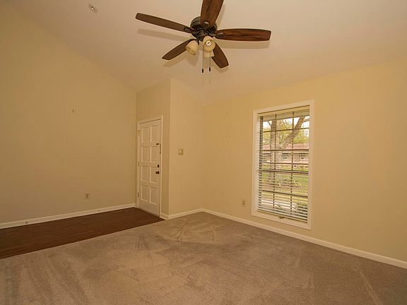 4th image of 104 Leonard Dr