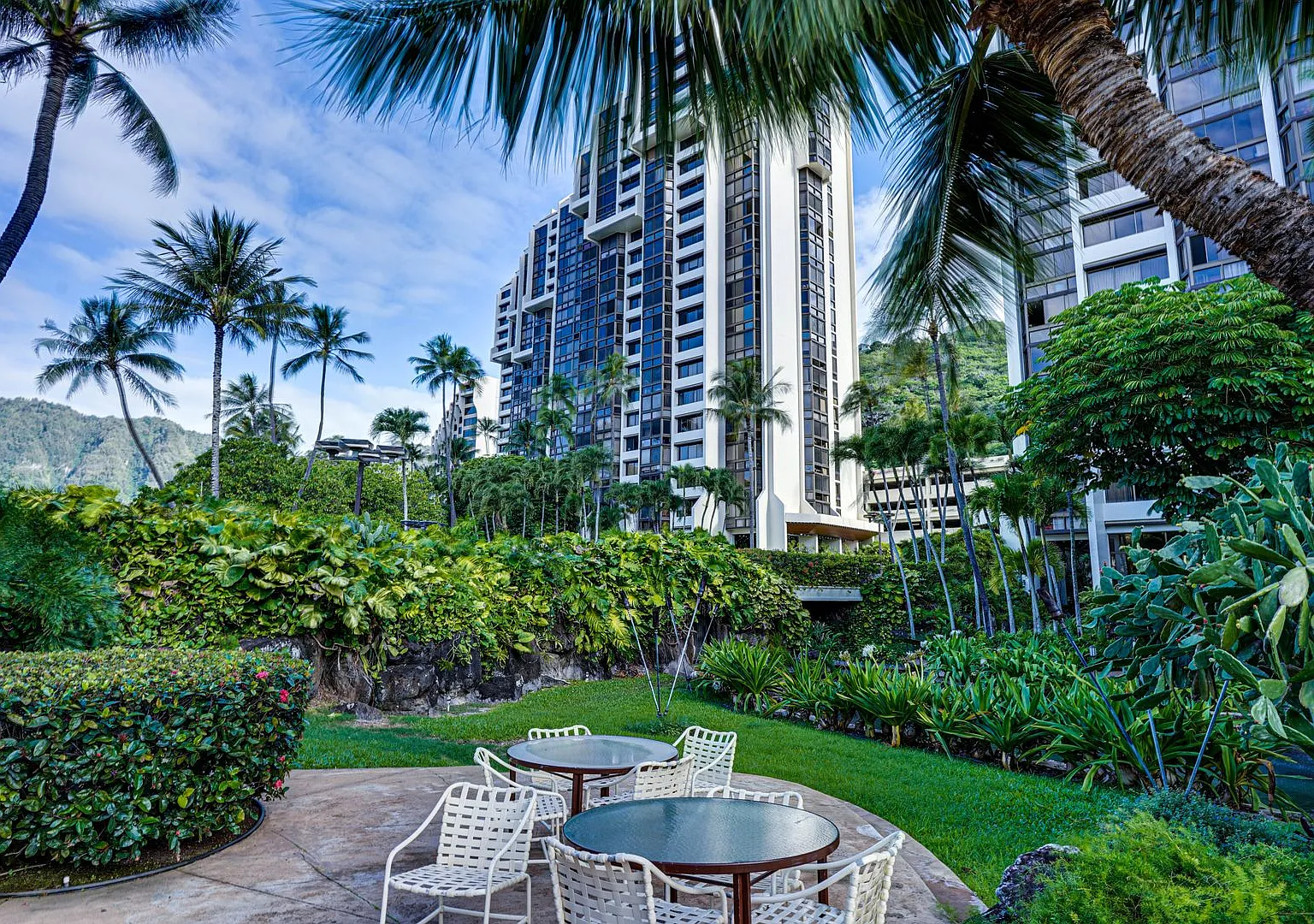 Hawaii Kai Condo with Resort-like Amenities at the Mauna Luan — Photo 1