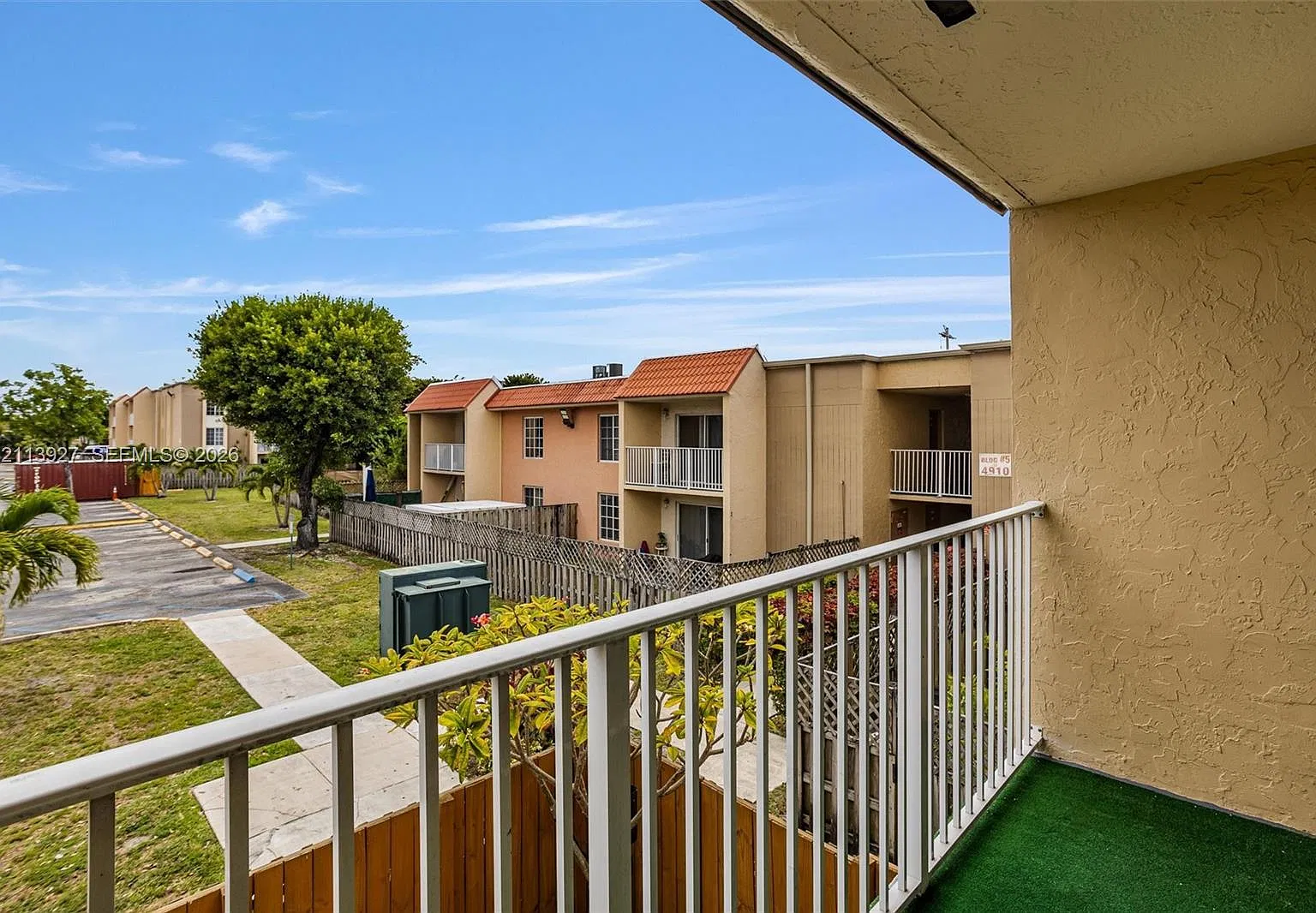 Doral Gardens Ii Condo — Photo 3