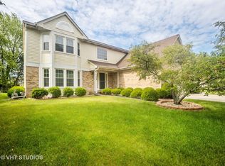 1709 Freedom Ct, Mount Prospect, IL 60056