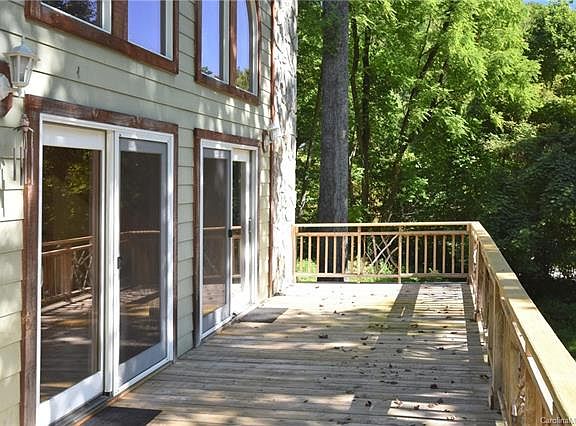 4th image of 64 Loafer Ln