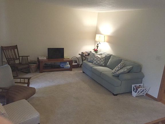 2nd image of 2310 Oak Ln