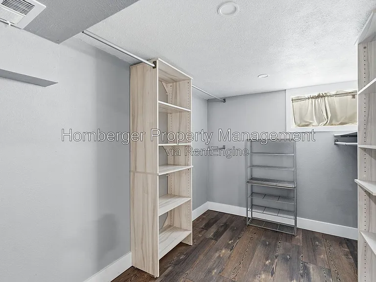 1210 S Maple St — Photo 15