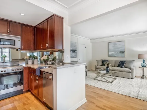 20 Chapel St APT B701, Brookline, MA 02446