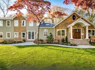 204 Wyckoff Ave, Waldwick, NJ 07463