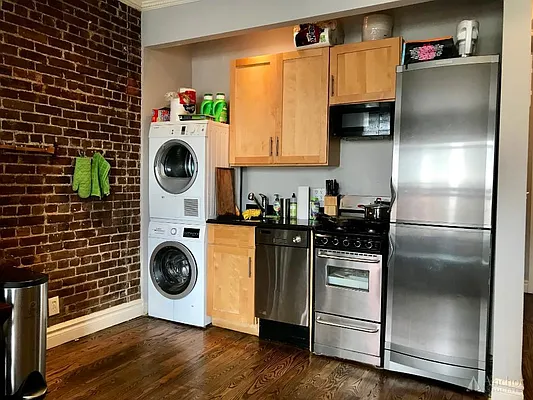 Rented by Anchor Associates | media 68