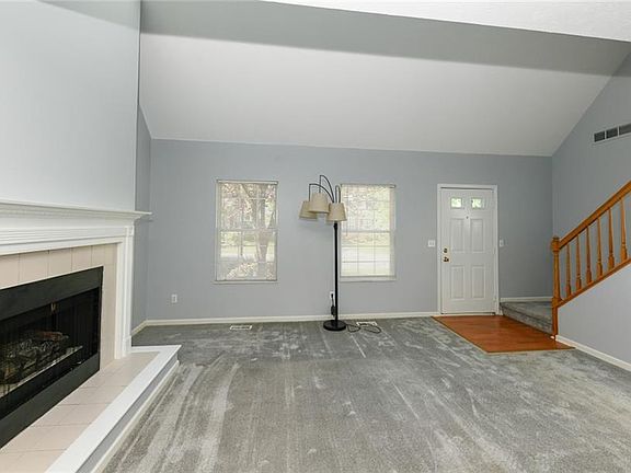 3rd image of 790 Heath Ln