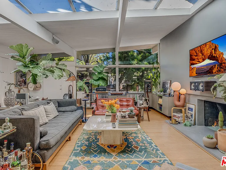 7979 Willow Glen Rd — Photo 5