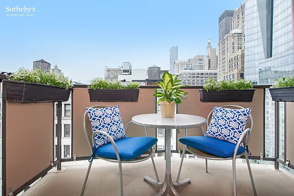 Sold by Sotheby's International Realty | media 5