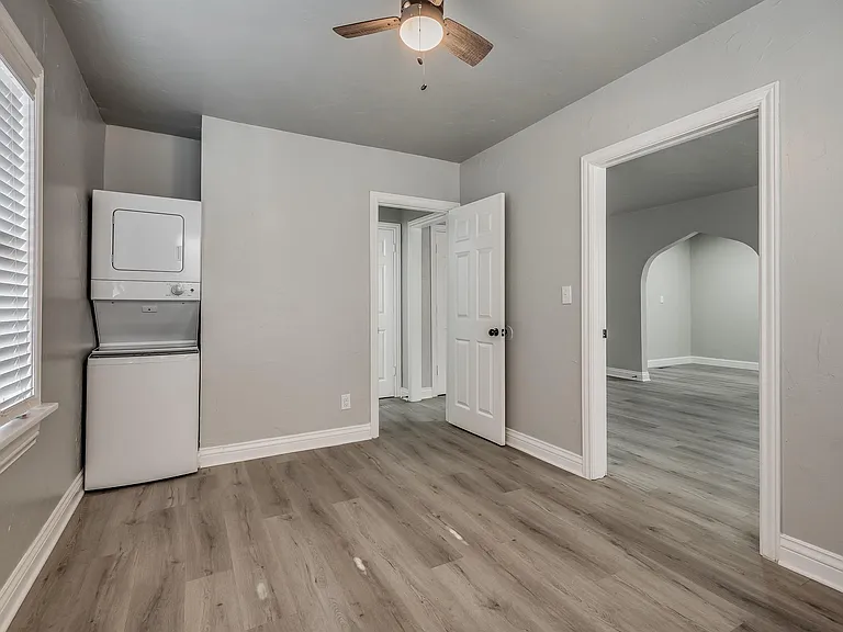 2801 N Walker Ave #4 — Photo 4