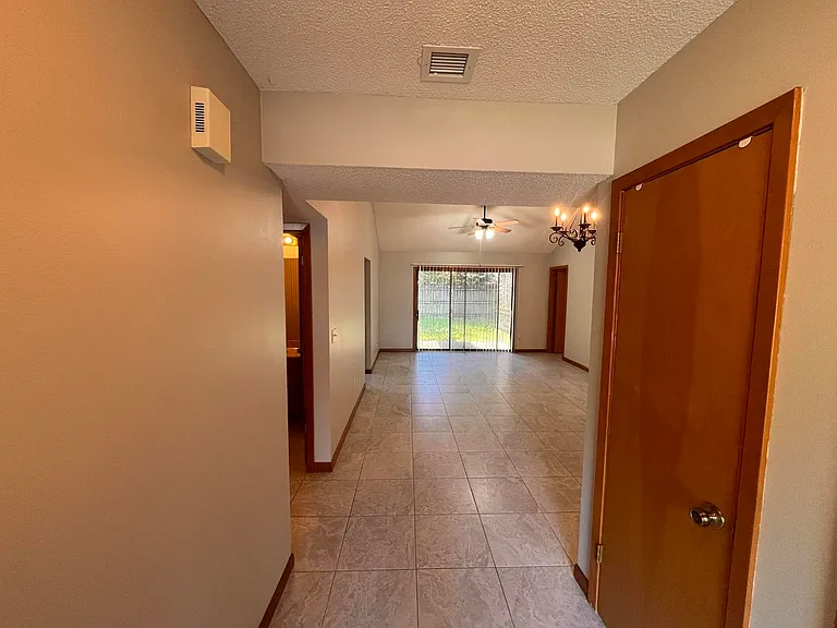 2904 Alpine Pl — Photo 2