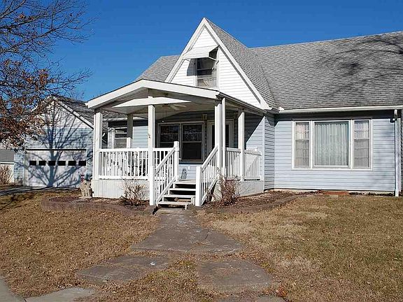 5th image of 1621 S Ingram Ave
