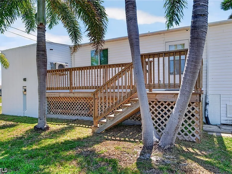 3864 Royal Palm Dr — Photo 2