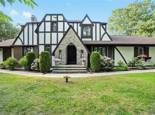 433 Division St, Warwick, RI 02818