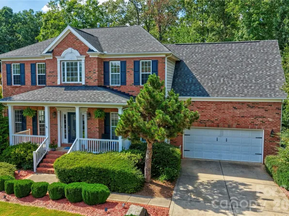 10823 Persimmon Creek Dr, Mint Hill, NC 28227
