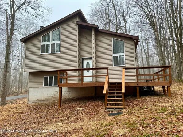 1001 Chestnut Dr, Newfoundland, PA 18445