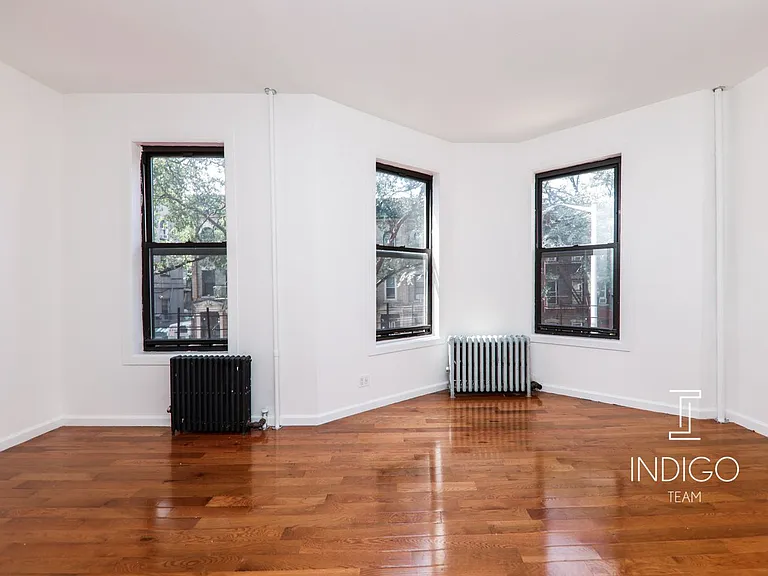 361 49th St #2 — Photo 2
