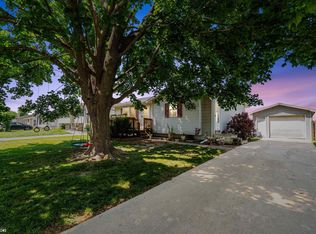 1205 Larkfield Ct, Marshalltown, IA 50158