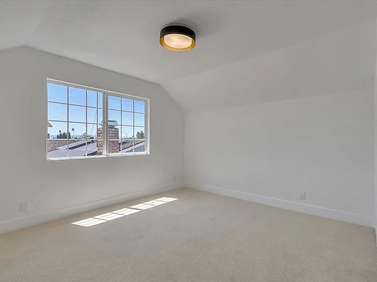 1542 Meadow Glen Ct — Photo 5