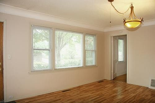 3rd image of 3258 Washburn Ave N