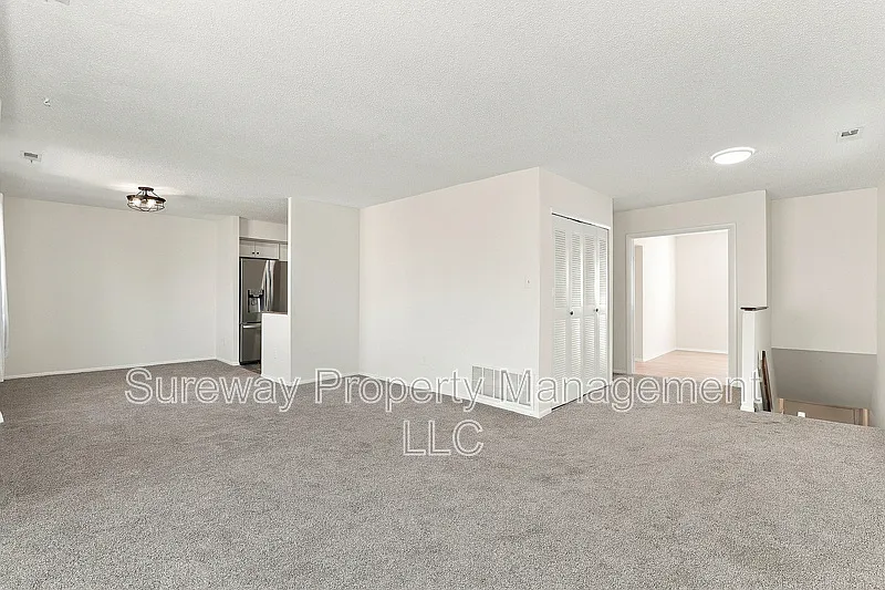 3 bed, 2.5 bath, 1362 sqft, $2,750 — Photo 2