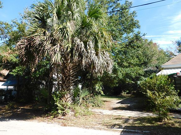 5th image of 1441 Evergreen Ave