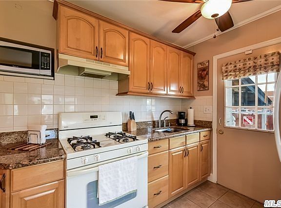 3rd image of 72 Timberline Dr