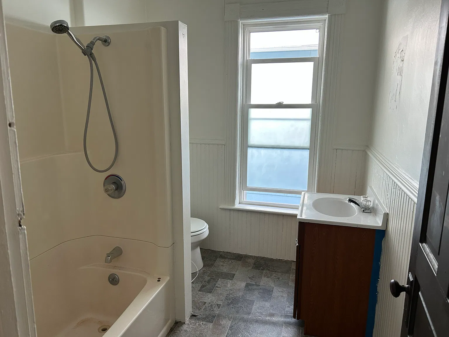 2 bed, 1100 sqft, $1,150 — Photo 2