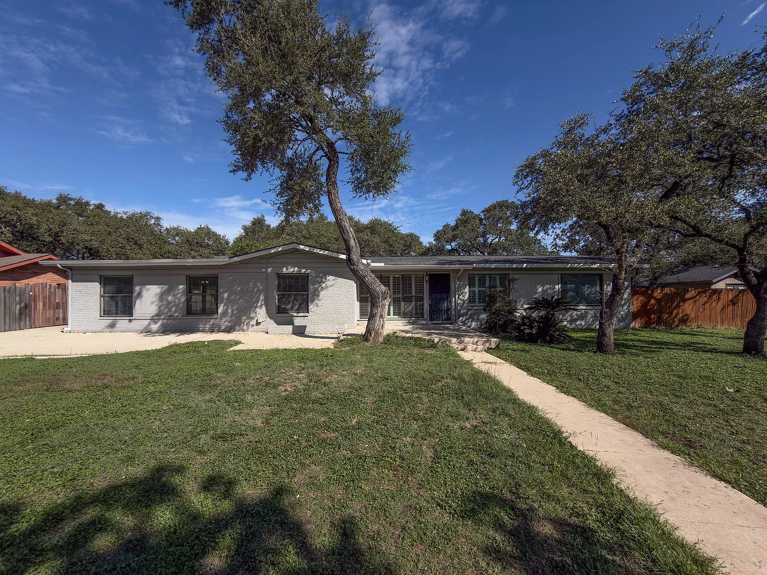 3 bed, 2106 sqft, $2,450 — Photo 1
