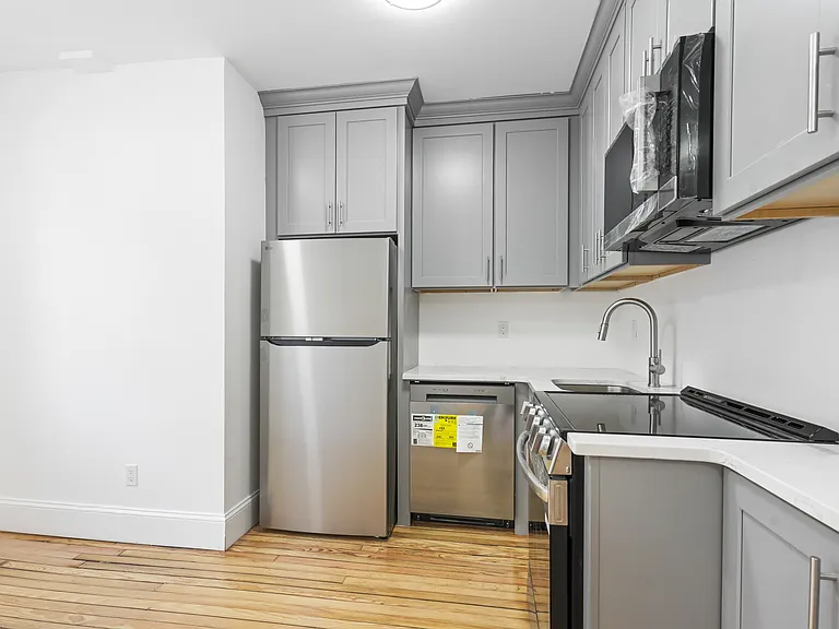 27 5th St #2 — Photo 9