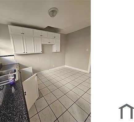 5th image of 5507 1/2 S Normandie Ave