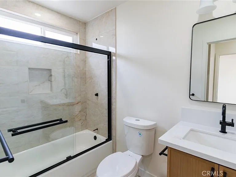 3445 Edgehill Dr #4 — Photo 9