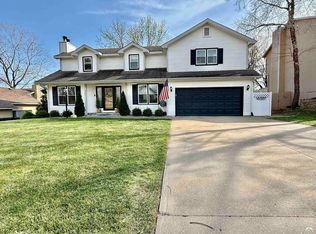 3905 W 8th St, Lawrence, KS 66049