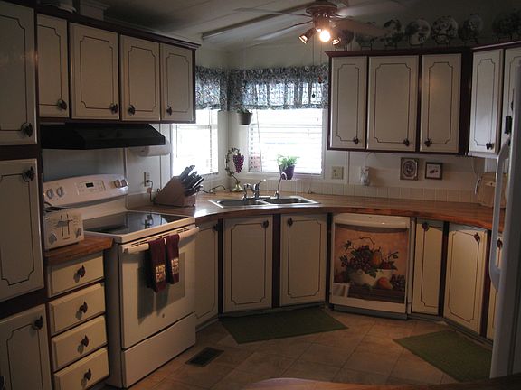 4th image of 10620 SW 27th Ave Lot 12A